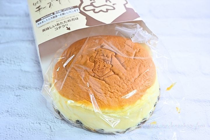 チーズケーキ開封の写真